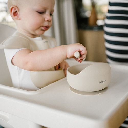 Миска силиконовая на присоске от Babyono, Бежевая 1481/04 фото