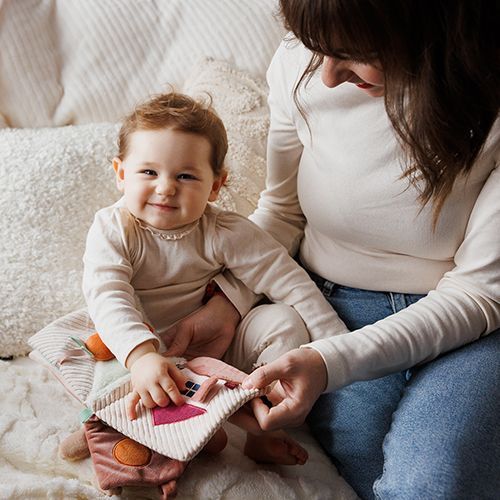 Мягкая развивающая книга на коляску от Babyono, Кролик Каро 1684 фото