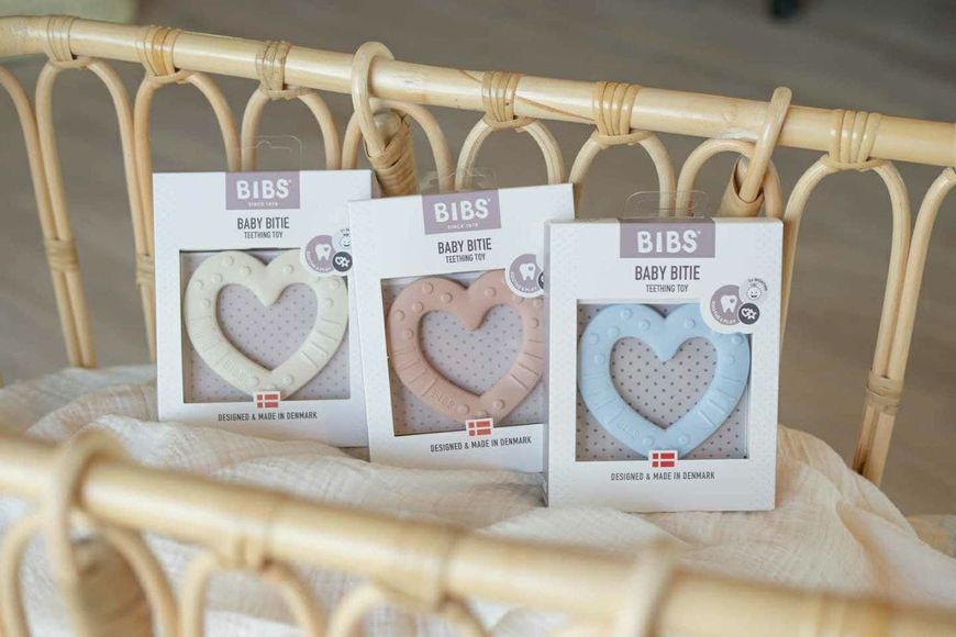 Іграшка-прорізувач від BIBS Серце Ivory 5713795220007 фото
